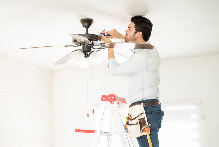 Why Real Estate Agents Need to Use Licensed Electricians When Selling Property